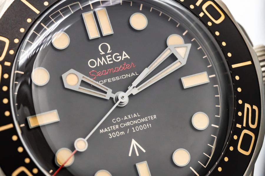 Omega Seamaster Diver 300m - James Bond Edition 210.90.42.20.01.001